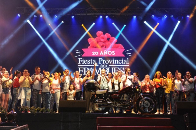 Barker celebr la primera noche de la Fiesta de la Frambuesa